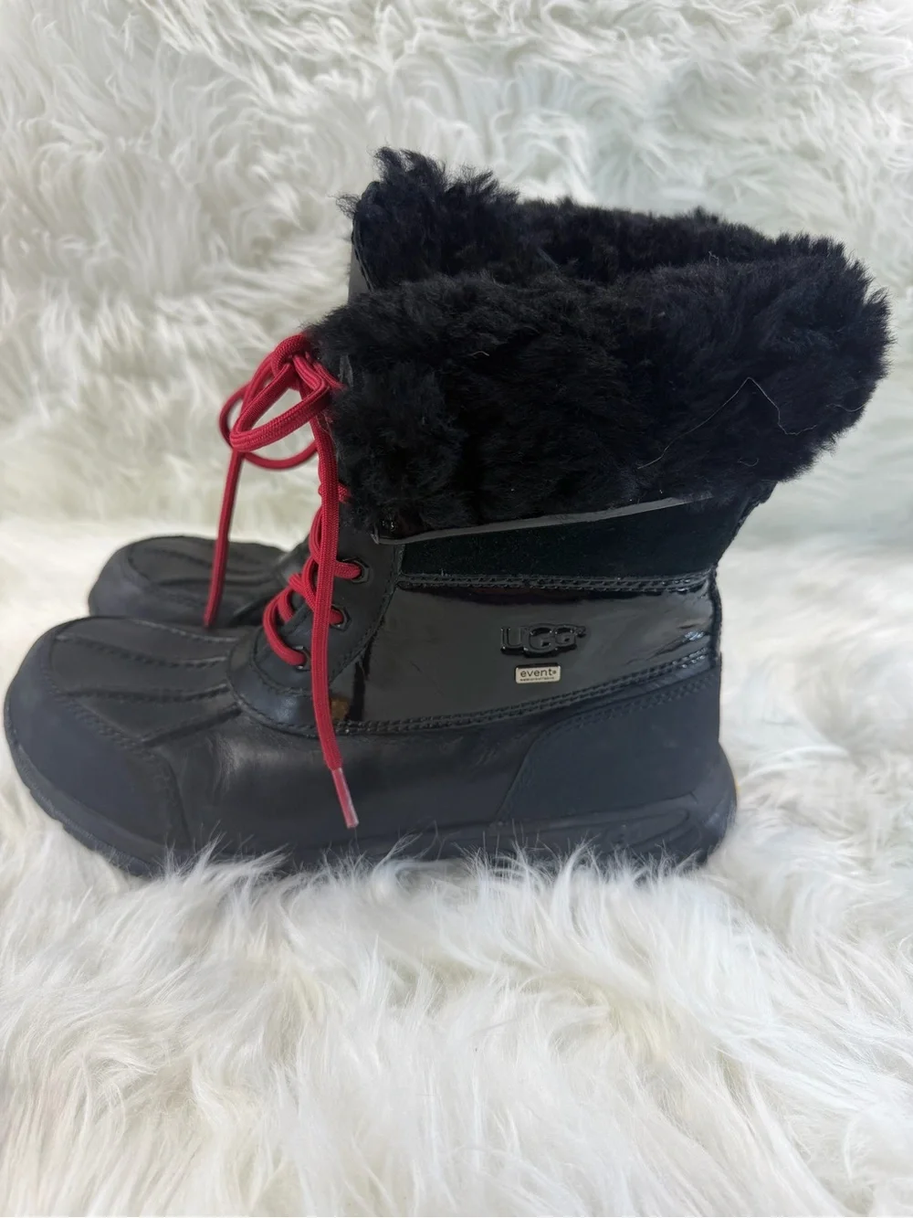 UGG Butte Waterproof Leather Winter Snow Boots Men’s 8 Women’s 9.5 Unisex